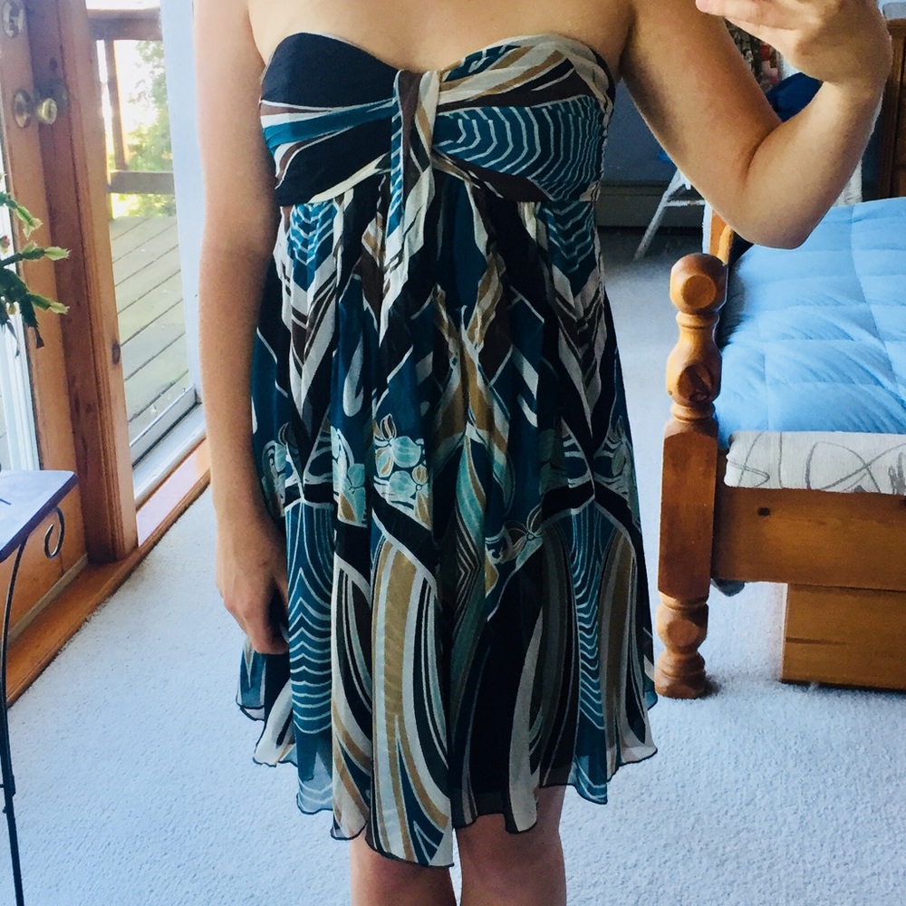 Patterned blues and beige strapless dress